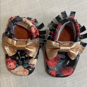 BARE Soles Handmade leather moccasins. NWOT
Size 4-4.5”
